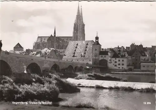 Regensburg, Steinerne Brücke mit Dom ngl G5474