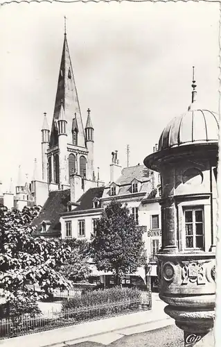 Dijon, La Place des Duc et l'Eglise Notre Dame glum 1950? G4763