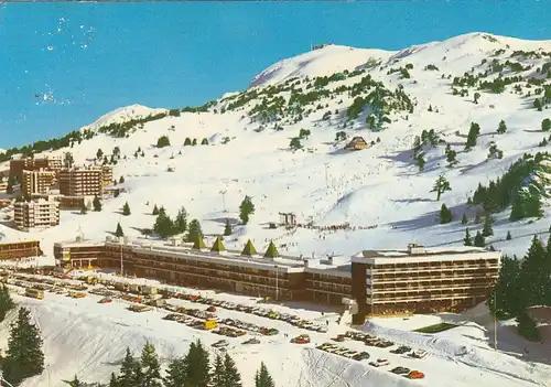 Roche Beranger (Isére), Le Club Hôtel et le Centre Commercial gl1987 G4732