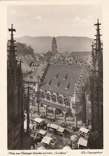 Freiburg im Breisgau, Blick vom Münster auf das histor.Kaufhaus ngl G4319