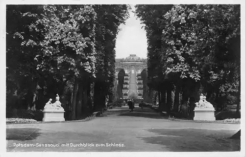 Potsdam Sanssouci mit Durchblick zum Schloss gl1930 168.362