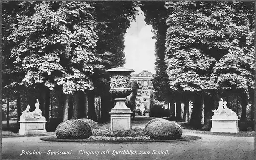 Potsdam Sanssouci Eingang mit Durchblick zum Schloss ngl 168.451