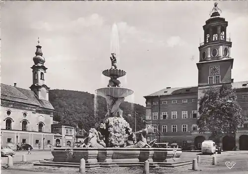 Salzburg, Michaeliskirche, Residenzbrunnen und Glockenspiel ngl G3957