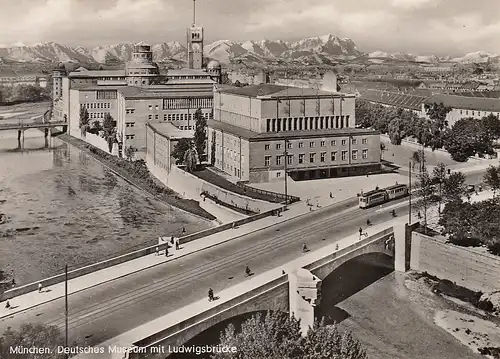München, Deutsches Museum mit Ludwigsbrücke ngl G6823