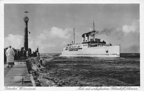 Ostseebad Warnemünde Mole und Fährschiff Schwerin gl1937 172.527