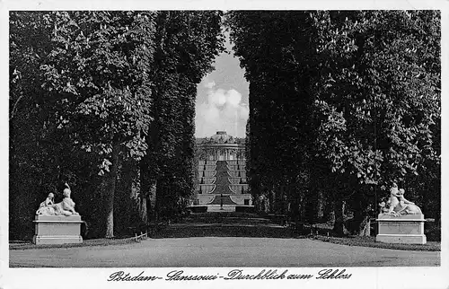 Potsdam-Sanssouci Durchblick zum Schloss ngl 172.093