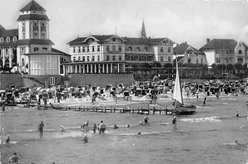 Binz (Rügen) Strandleben beim Kurhaus gl1957 171.464