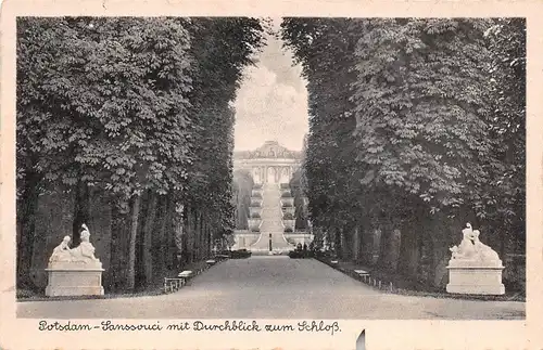 Potsdam-Sanssouci Durchblick zum Schloss gl1944 172.094