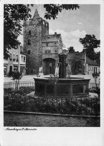 Naumburg (Saale) Brunnen und Marientor gl1952 171.901