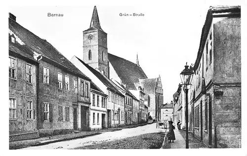 Bernau i.M. Grün-Straße mit Blick zur Marienkirche ngl 172.026