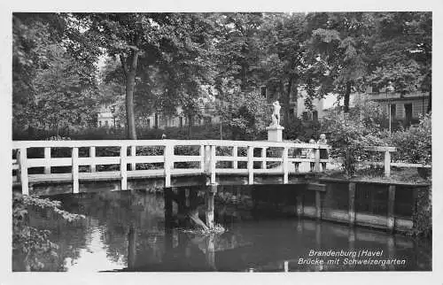 Brandenburg (Havel) Brücke mit Schweizergarten gl1937 173.583