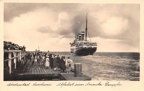 Cuxhaven Abfahrt eines Amerika-Dampfers gl1932 175.134