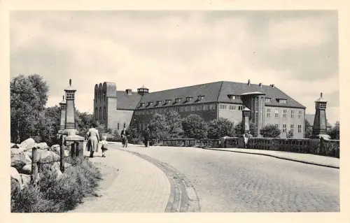 Husum Nissen-Haus ngl 175.459