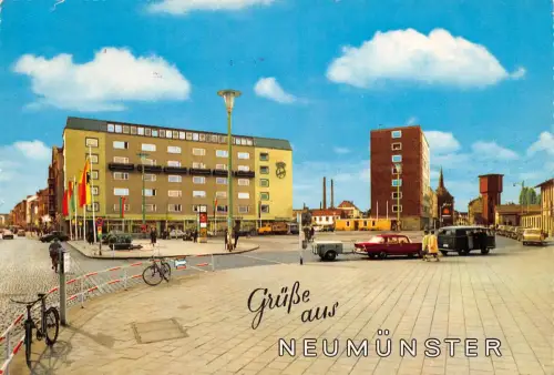 Neumünster Bahnhofsvorplatz gl1966 175.779