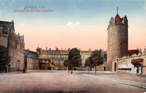 Bad Bernburg Schloßhof mit Till-Eulenspiegelturm ngl 176.890