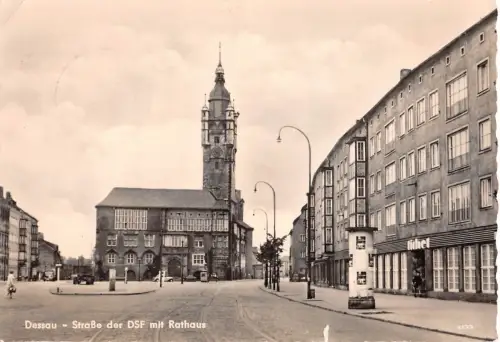 Dessau Straße der DSF mit Rathaus gl1961 177.186
