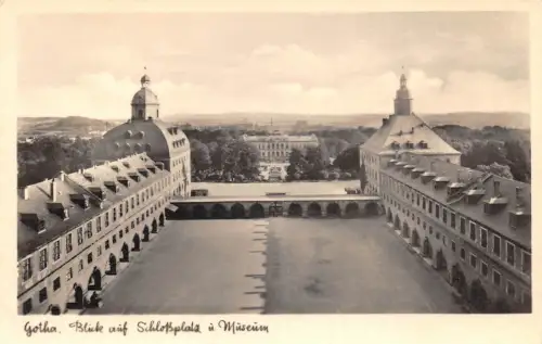 Gotha Blick auf Schloßplatz und Museum ngl 180.637