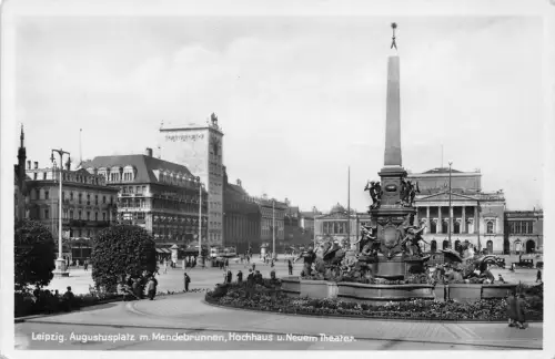 Leipzig Augustusplatz mit Mendebrunnen, Hochhaus und neuem Theater ngl 180.689