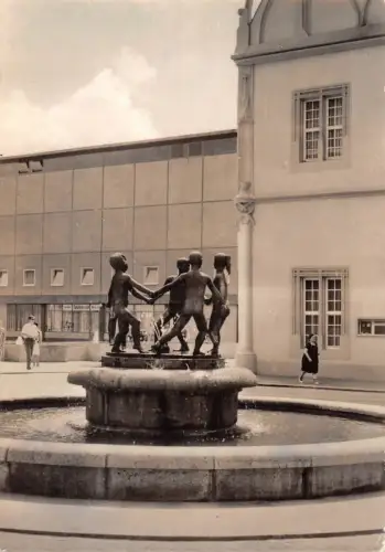 Zwickau Marktbrunnen und Stadttheater ngl 181.254