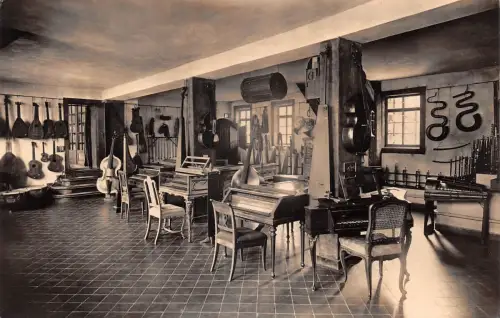 Eisenach Bachmuseum Musikinstumentensaal ngl 181.610