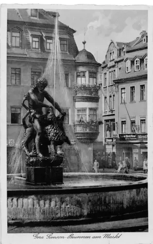 Gera Simsonbrunnen am Markt gl1942 184.053