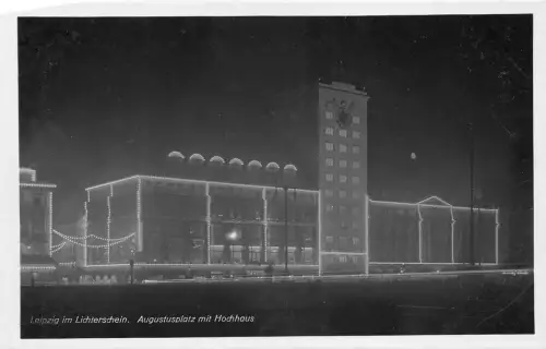 Leipzig Augustusplatz mit Hochhaus bei Nacht ngl 185.358