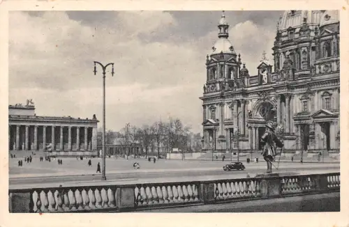 Berlin Blick auf den Lustgarten und Dom gl1942 185.784