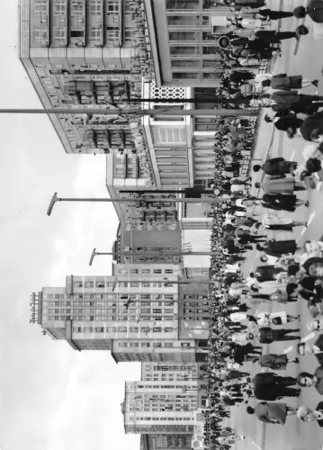 Berlin Karl-Marx-Allee ngl 185.945