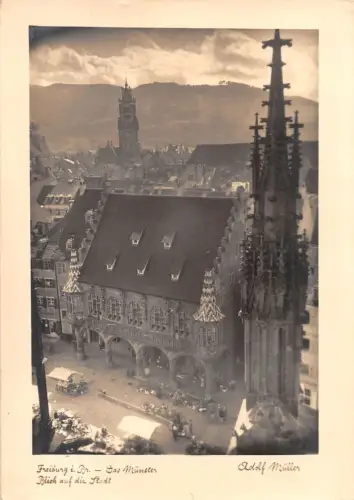 Freiburg Das Münster Blick auf die Stadt ngl 186.432