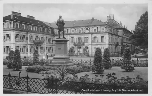 Zweibrücken Herzogplatz mit Bismarckdenkmal gl1933 189.055