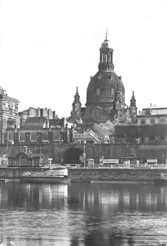 Dresden Frauenkirche vom Neustädter Ufer gl1985 189.386