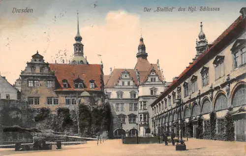 Dresden Der Stallhof des Kgl. Schlosses gl1913 189.541