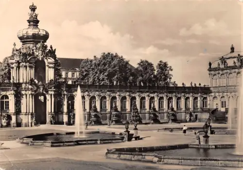 Dresden Zwingerhof mit Kronentor gl1959 189.727
