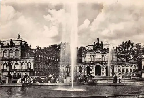 Dresden Zwingerhof mit Wallpavillon gl1961 189.742