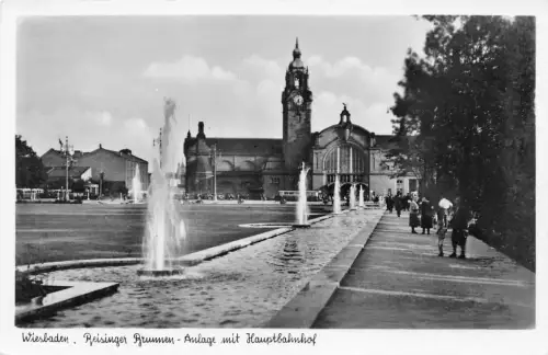 Wiesbaden Reisinger Brunnenanlage mit Hauptbahnhof ngl 192.069