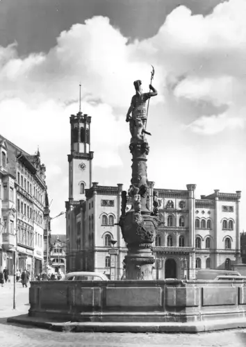Zittau Rathaus mit Rolandsbrunnen gl1968 192.726