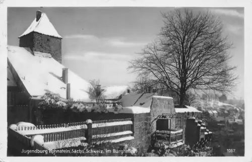 Hohestein-Ernstthal Jugendburg Im Burghofe gl1928 193.399