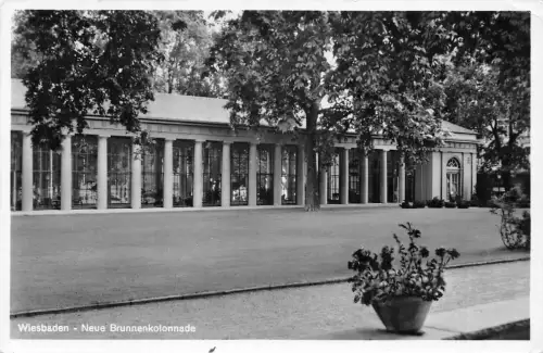 Wiesbaden Neue Brunnenkolonade gl1954 193.618