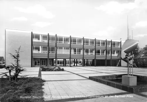 Kempen a.Ndrh. Mädchen-Gymnasium ngl 196.211