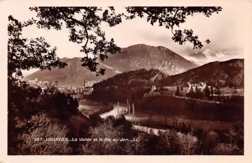 Frankreich Lourdes La Vallee et le Pic du Jer ngl 196.389