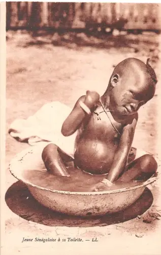 Senegal Jeune Senegalaise a sa Toilette ngl 196.508