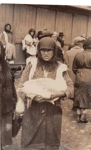 Sinti/Roma Frau am Markt Fotokarte ngl 196.589