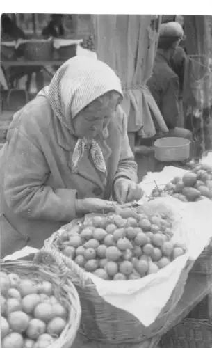Sinti/Roma Frau am Markt Fotokarte ngl 196.588