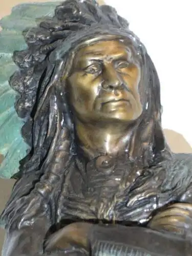 5929-Bronzefigur-Indianer-Figur-Dekorstück-stehender Indianerhäuptling-Statue-
