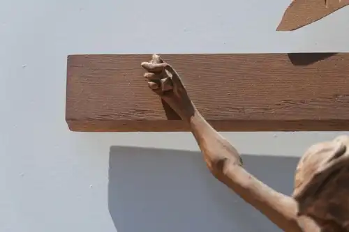 2587D-Kruzifix-Holz-Kreuz-Holzkreuz-Jesus am Kreuz-Heiligenfigur-geschnitzt-Jesu