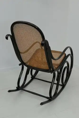 6027-Schaukelstuhl-Bugholzschaukelstuhl-Wippstuhl-Thonet-Kippstuhl-Thonet