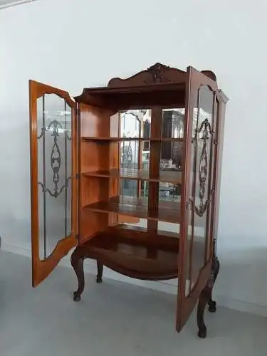 H61325D-Barockstilvitrine-Büchervitrine-Barockstil-Vitrine-Stilmöbel-Barockstil