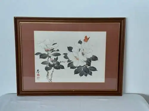 H1147-Asiatisches-Stillleben-Mischtechnik-auf Karton-gerahmt-Blumen-hinter Glas