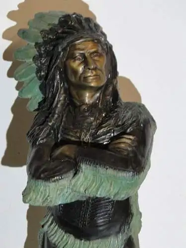 5929-Bronzefigur-Indianer-Figur-Dekorstück-stehender Indianerhäuptling-Statue-