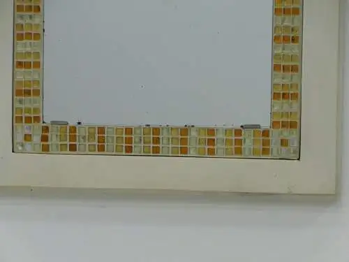 3964-Spiegel-Wandspiegel-Hängespiegel-Mosaik-cremefarbig-gerahmt